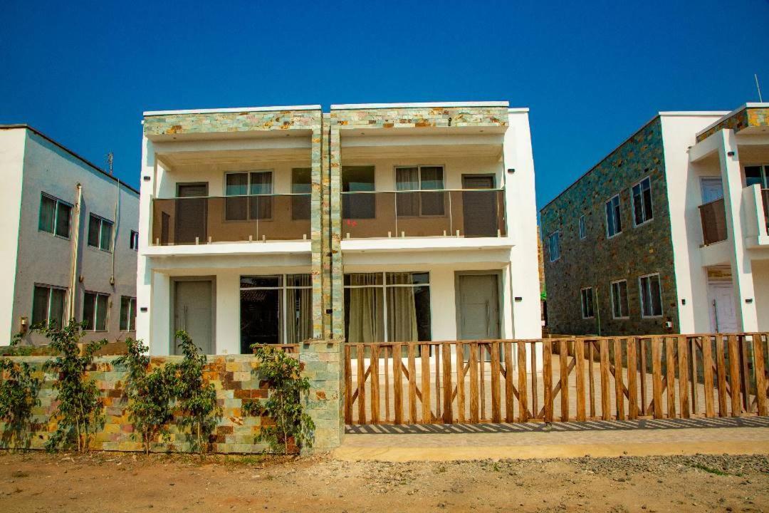 Ocean Green Beach Resort Prampram エクステリア 写真