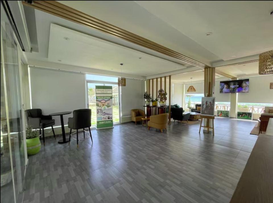 Ocean Green Beach Resort Prampram エクステリア 写真